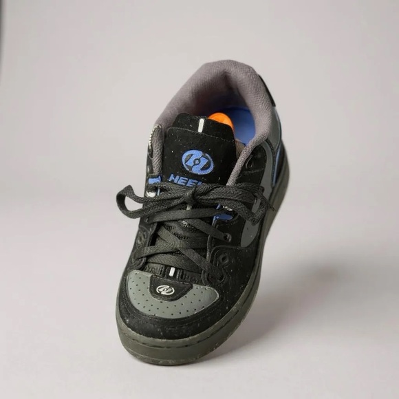 Heelys Kids Roller Shoes - Size 3 Black & Silver Streetwear Skater - Picture 4 of 4